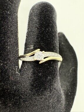 0.10 CT. T.W. Diamond Promise Ring in 10K Gold